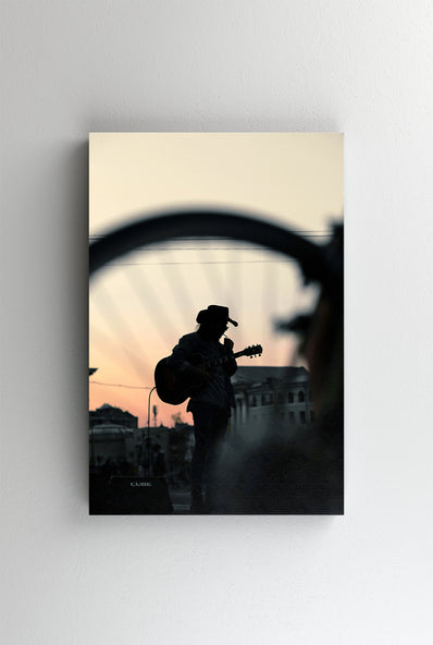 Tablou Canvas - Chitarist cantand la apus - Silueta