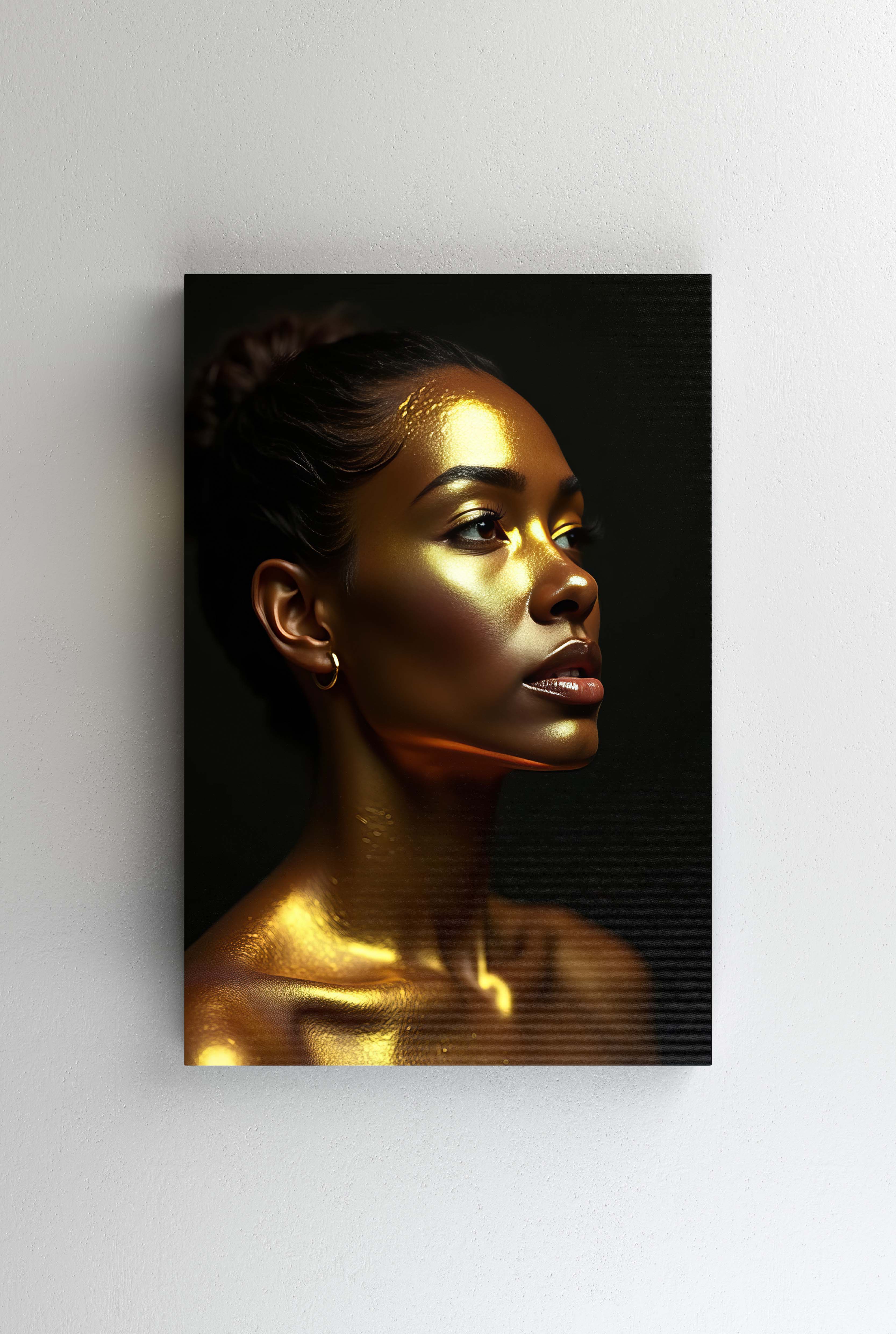 Tablou Canvas -  Femeia aurita caucasian cu ochi caprui si buze perfecte