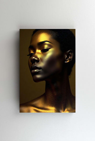 Tablou Canvas -  Femeia cu aspect aurit pozand portret