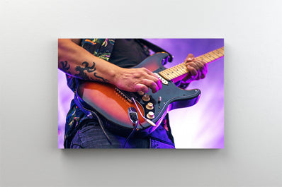 Tablou Canvas - Solist chitara rock tatuat